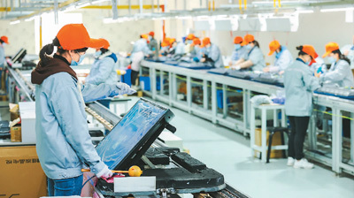 大屏低價時代 智能電視為何越來越便宜？